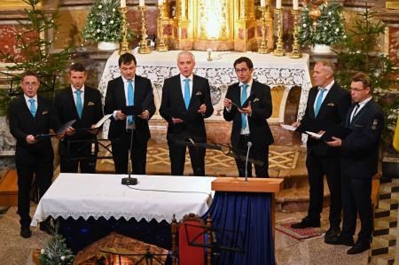 Fantovski pevski zbor Dobrova (Large)